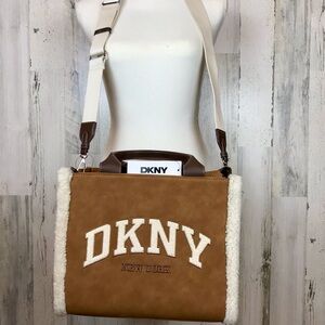 #65
DKNY Tan and Cream Crossbody Bag

Women's Hadlee Medium Tote Bag